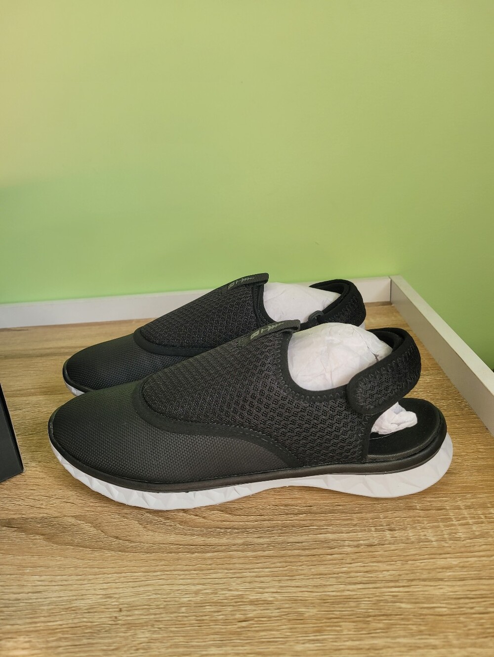 Bass Outdoor Hex Mesh Vent Shoes NWT 10 Slip On Hiking